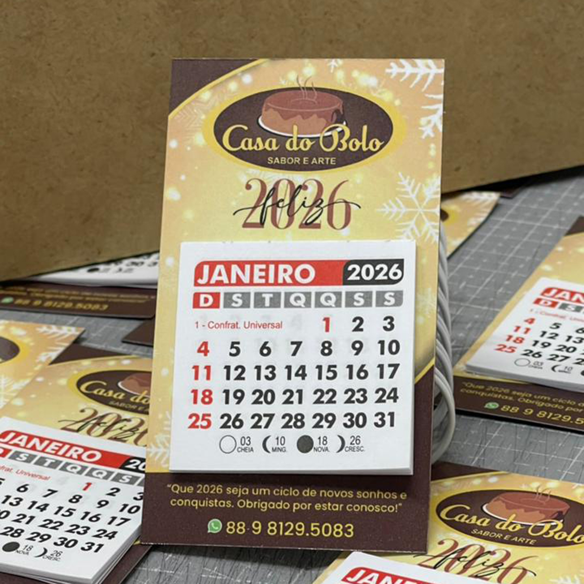 Calendário geladeira com base